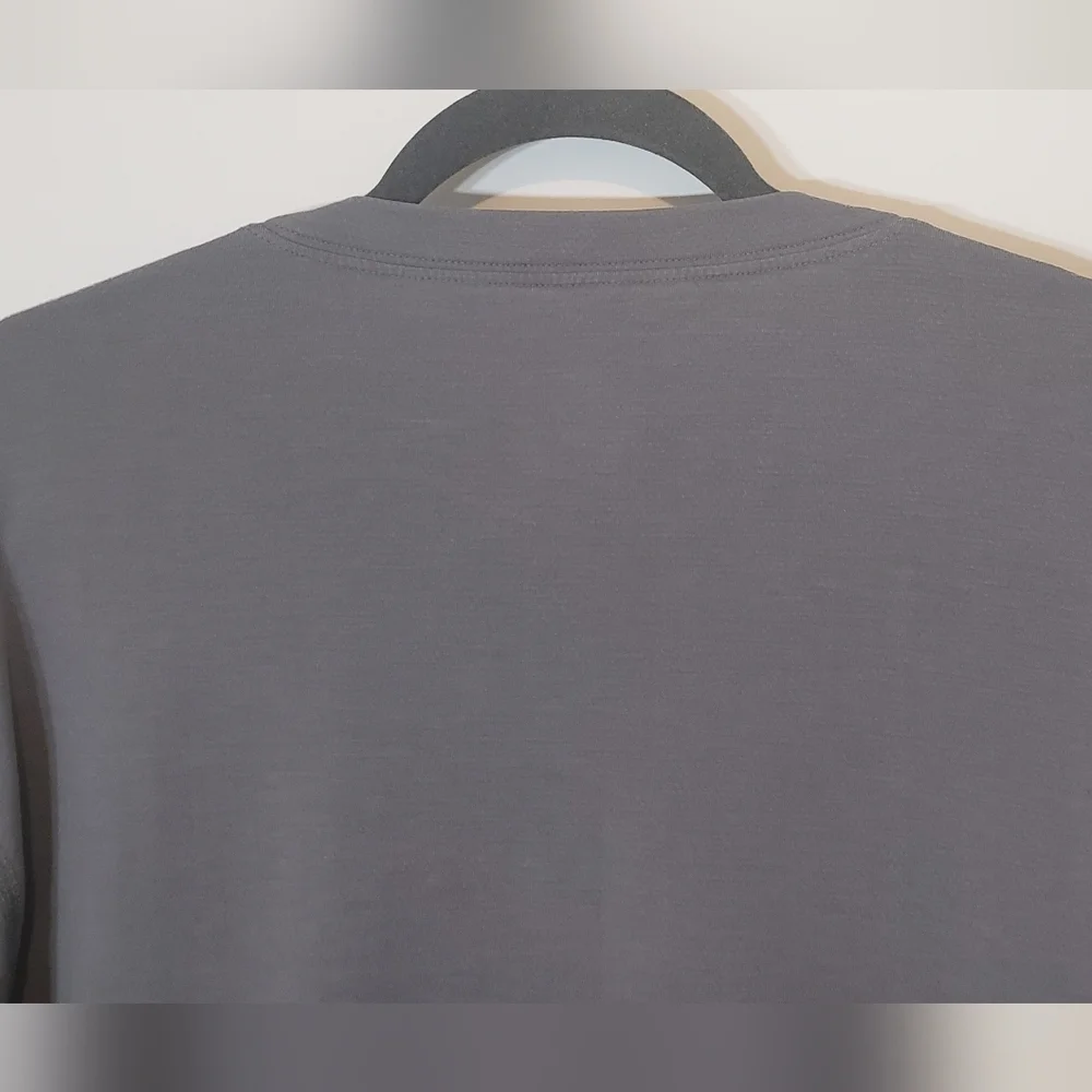 Nike Dri Fit Training Top Long Sleeve Gray Size Small JUST DO IT On Rear Waist
